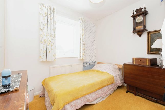 Terraced house for sale in Crediton Close, Bedford