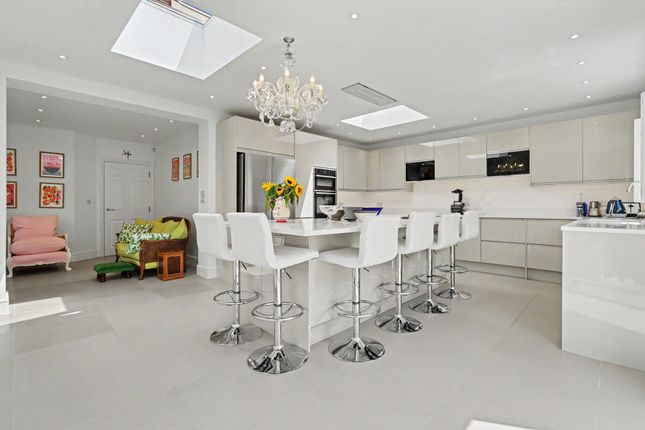 20a Beauchamp Road, East Molesey photo 4