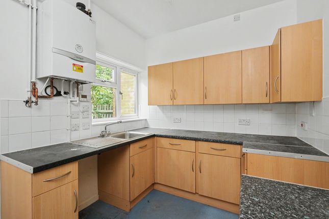39 Arncliffe Drive, Milton Keynes photo 4