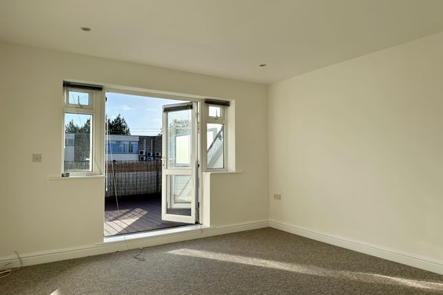 Flat C Twin Pines, 3, Princes Road, Ferndown photo 2