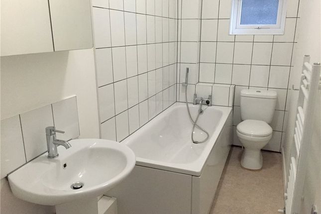 39b, Catford Hill, London photo 4