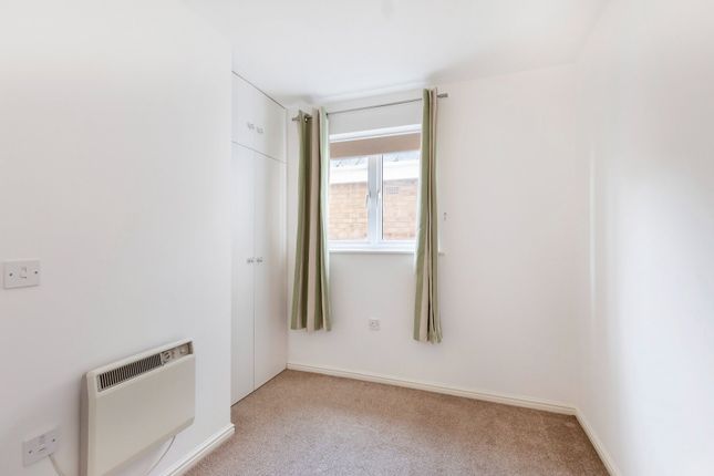 2b, Banyard Close, Cheltenham photo 5