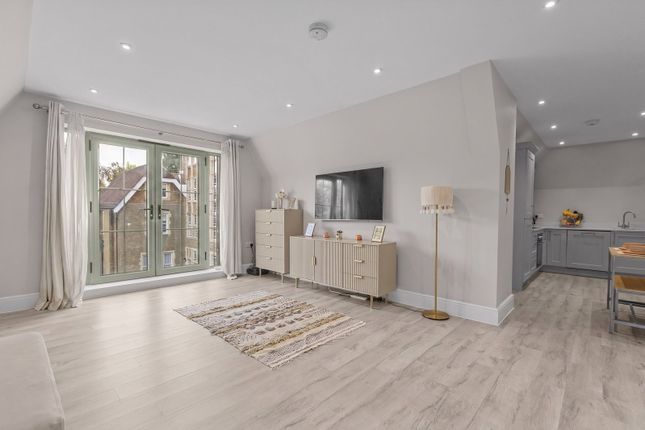 25 Branksome House, Filmer Grove, Godalming photo 4