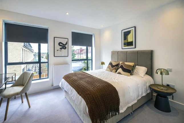 1a Bacon Lane, Edgware photo 4