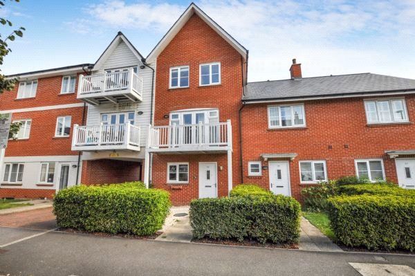 Thumbnail End terrace house to rent in Chequers Avenue, High Wycombe