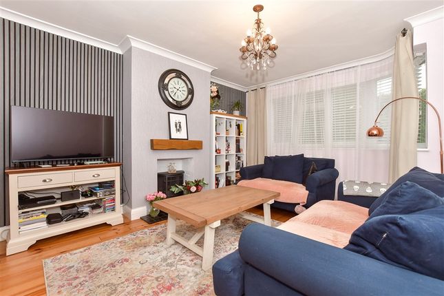 Castle Way Leybourne, West Malling photo 4