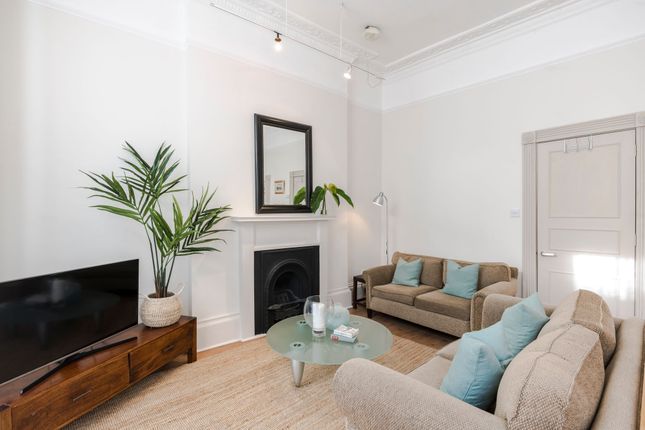 First Floor Flat, 38 York Street, London photo 3