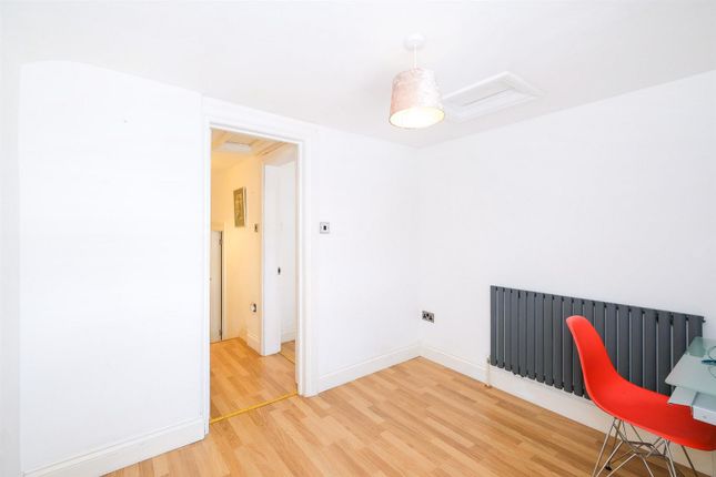 End terrace house for sale in New Wanstead, London