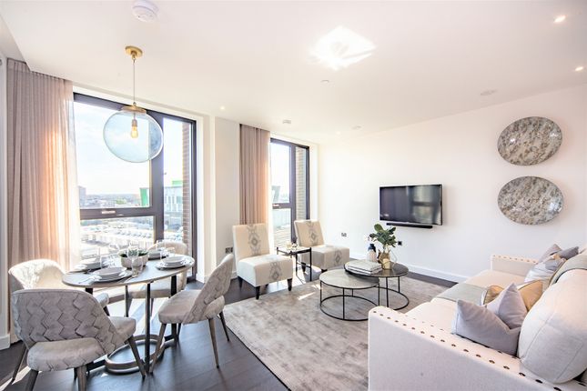 Thumbnail Flat to rent in Thornes House, Charles Clowes Walk, Vauxhall