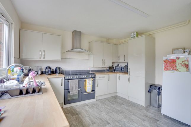 5 Mill Reef Close, Newmarket photo 5