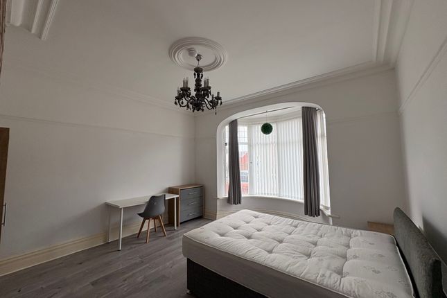Room 1, 89, Westcliffe Drive, Blackpool photo 2