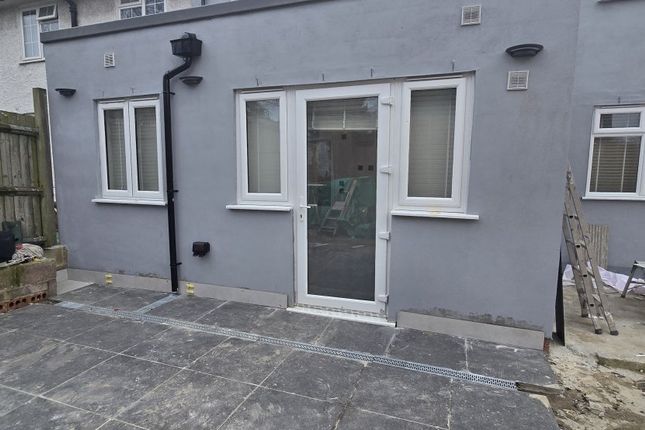 Flat 2, 8, Banstock Road, Edgware photo 4