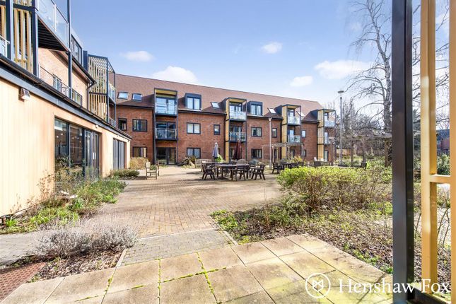 Flat 1 Nightingale Lodge, Great Well Drive, Romsey photo 3