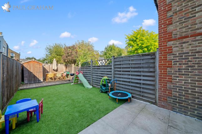 11 Centurion Court, Park Road, Hackbridge photo 2