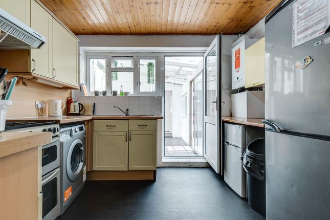 88 Graham Road, London photo 2