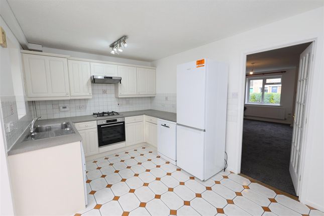 16, Blackmead, Sevenoaks photo 4