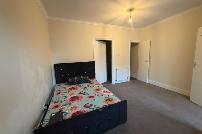 201 Newport Road, London photo 2