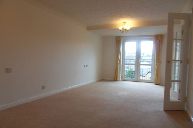 Flat to rent in Morgan Court, St Helens Road, Swansea.