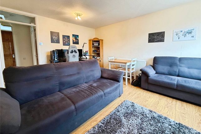 4, Culham Court, Reading photo 2