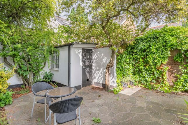 11G, Earlsfield Road, London photo 3