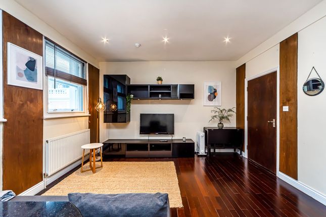 Flat to rent in 3 Museum Street, London