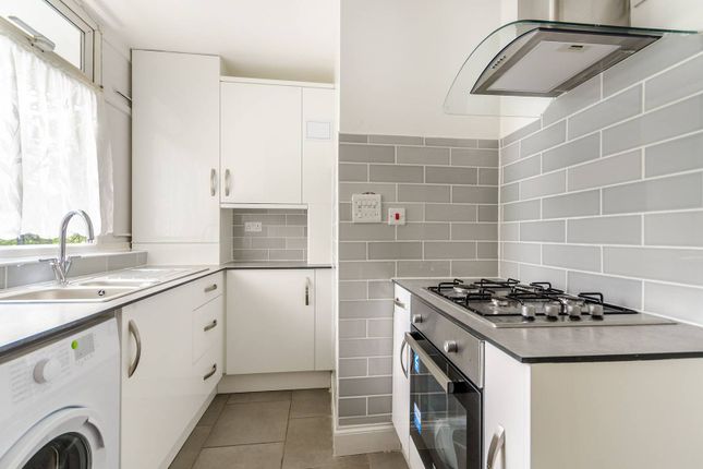 Flat for sale in Sunray Avenue, North Dulwich, London