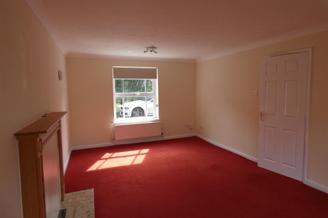 68, Moor Furlong, Slough photo 4