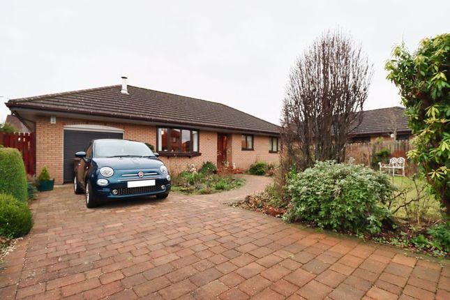 4 bed detached bungalow for sale in Lyefield Place, Eliburn, Livingston EH54