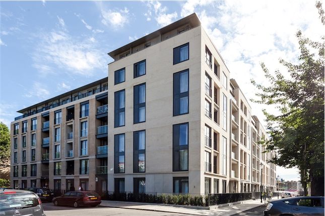 Flat for sale in Faraday Road, London