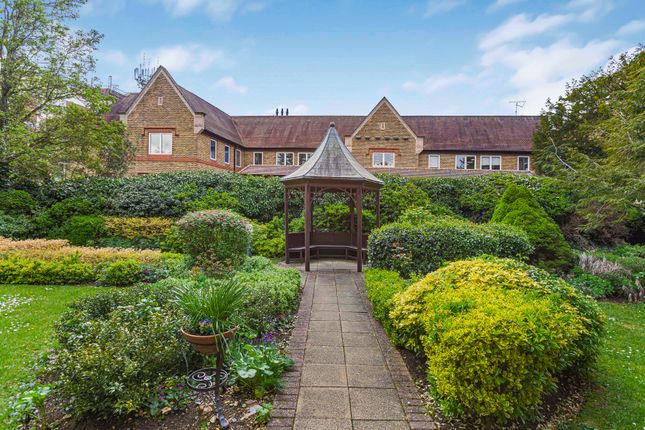 19, Beaumonds, St Albans photo 4