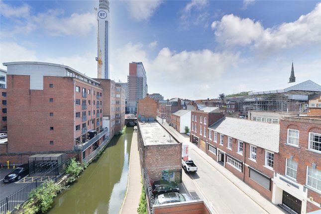 Flat to rent in Water Street, Birmingham