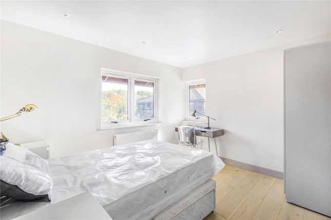 Property to rent in Friars Mead, Cubitt Town