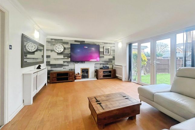 10, Royale Close, Aldershot photo 3