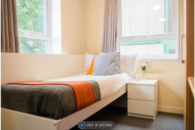 Room to rent in Greyfriars Lane, Coventry