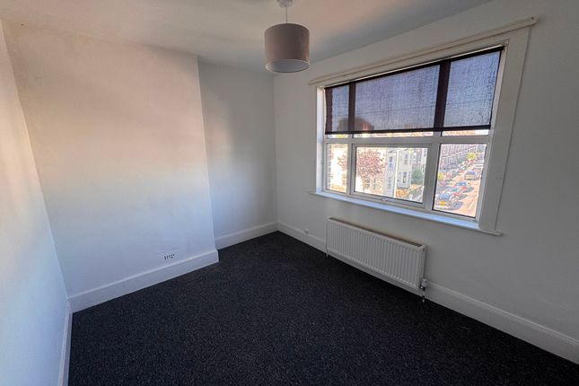 40, Margate photo 4