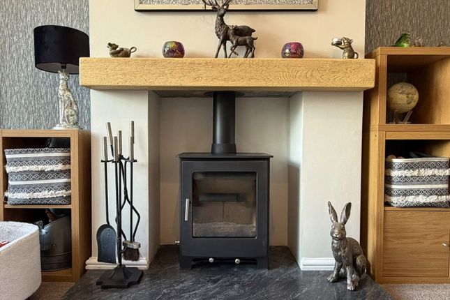 48, Grosvenor Crescent, Hyde photo 5
