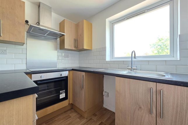 177, Gurney Close, Barking photo 3