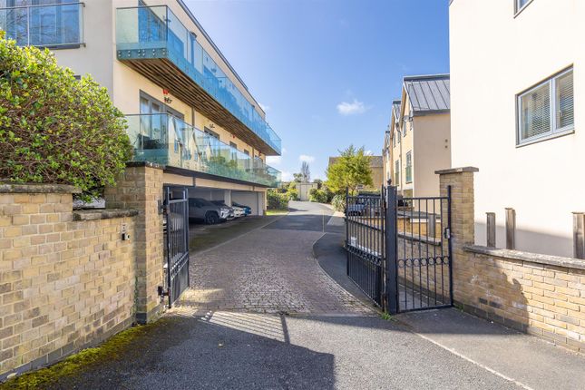 Town house for sale in Mornington Mews, Cowes