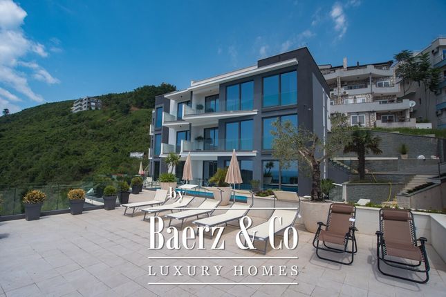 Villa for sale in 7Rmj+Pvp, Budva, Montenegro