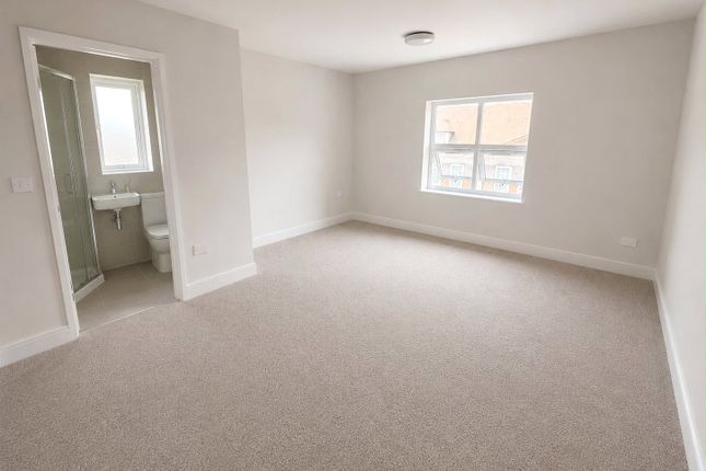 Flat 4, 2, Merridale Lane, Wolverhampton photo 2