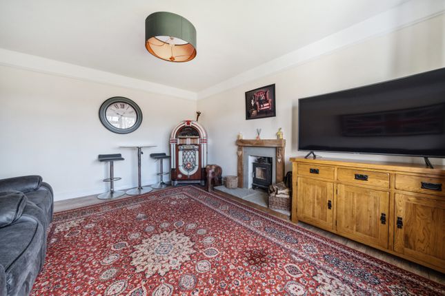 Maisonette for sale in New Road, Forest Green
