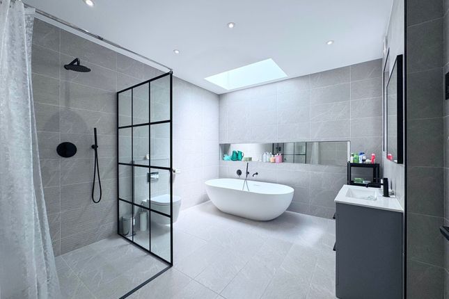 1a Downhurst Avenue, London photo 4