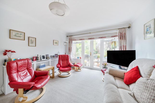 14, Barn Crescent, Stanmore photo 3