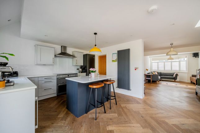 14, Shackleford Road, Woking photo 4