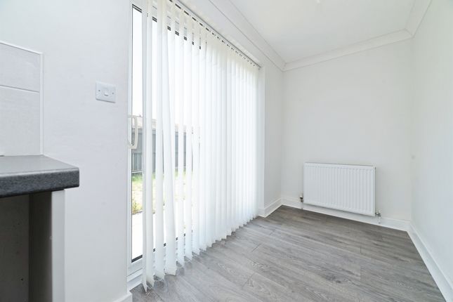 102, Stornaway Square, Hull photo 4