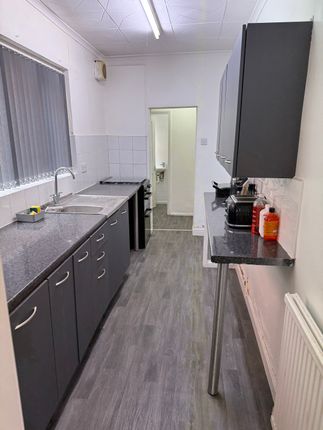 327, Tudor Road, Leicester photo 4