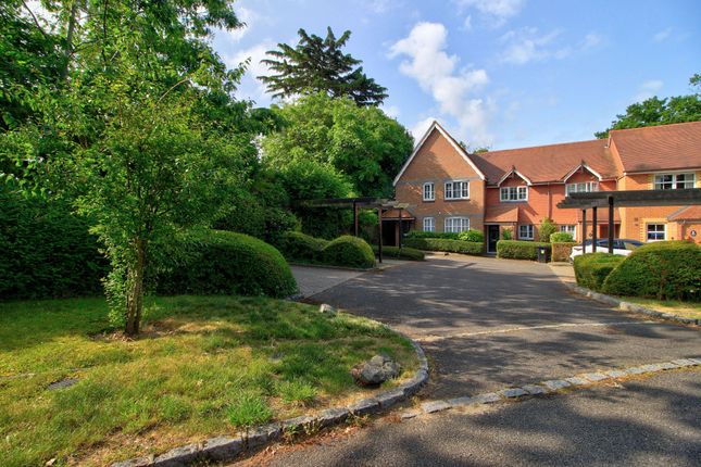 Quiet, Secluded &amp; Town Centre