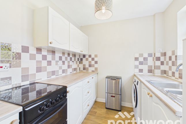113, Manorfield, Ashford photo 5