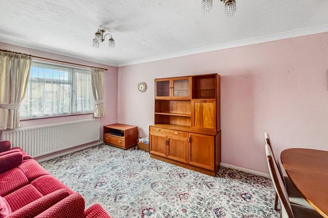 5, Hall View Road, Colchester photo 2