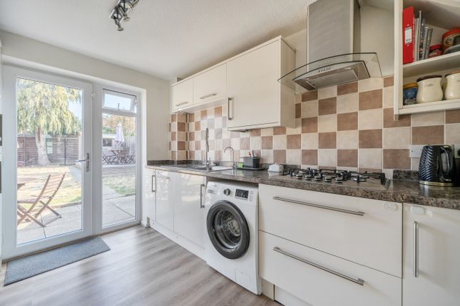 Harmar Close, Berkshire photo 4